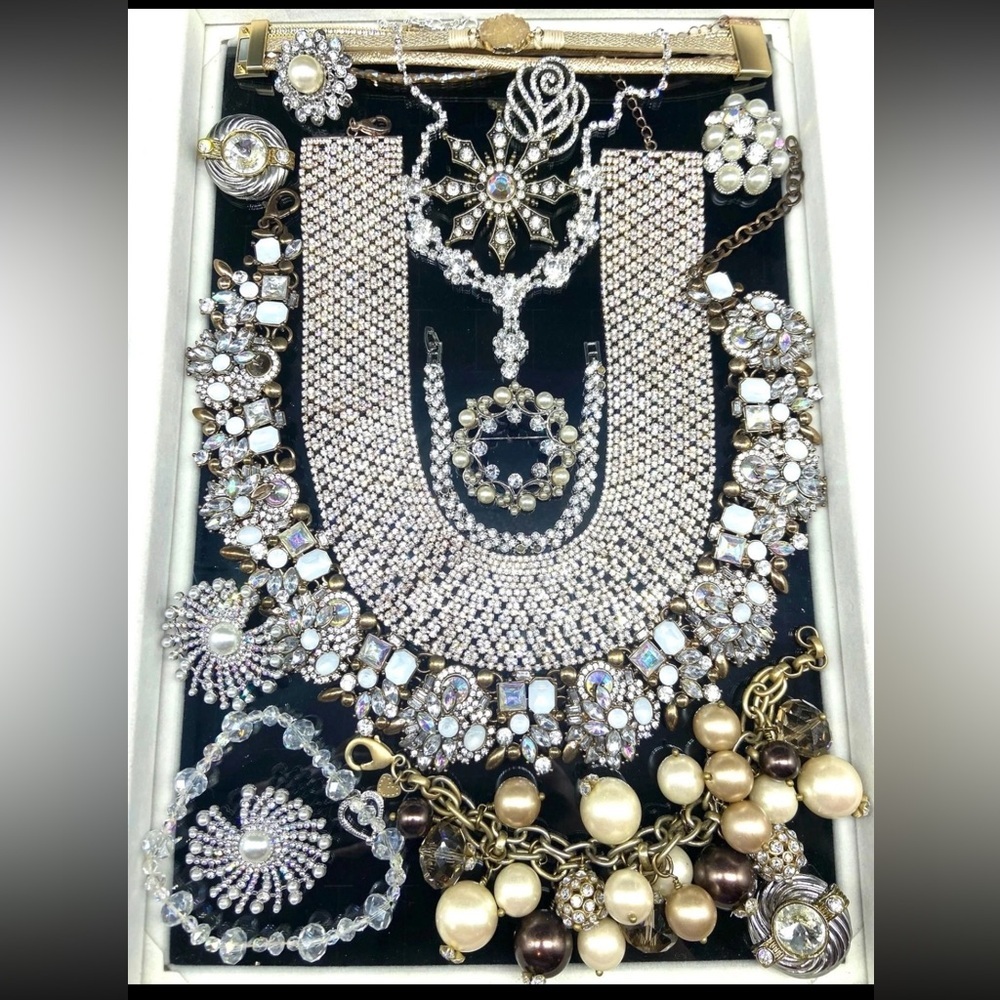 ⚜️ 1/2 LB Vintage Mod Estate Costume Jewelry Lot | All Wearable | Some Signed ⚜️ - Picture 1 of 10